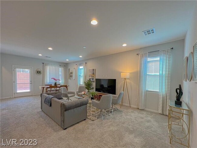 Foto del edificio - 6983 Atwood Peaks Ave