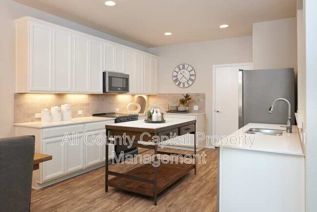 Building Photo - 217 Boxwood Ln