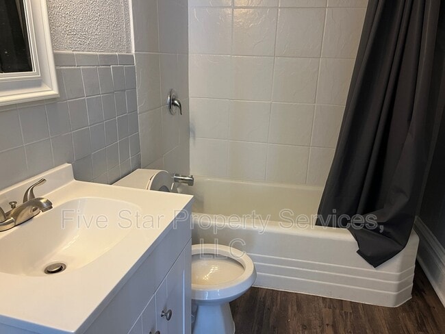 Foto del edificio - 400 W Allen St