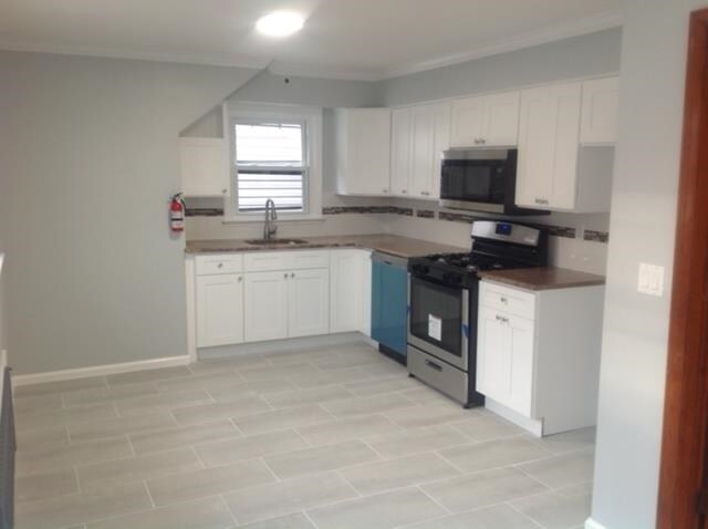 Building Photo - 27 63rd St