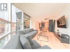 Building Photo - 1050 Burrard St