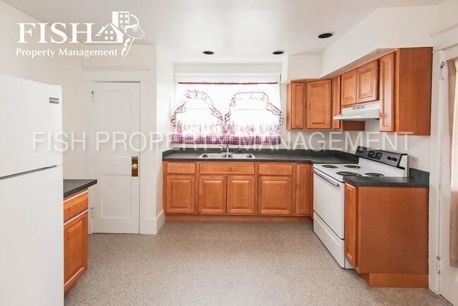 Building Photo - 1414 Park Ave