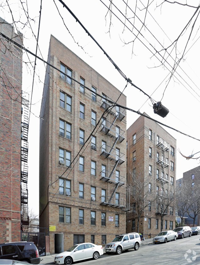 Building Photo - 635 E 228th St