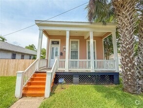Building Photo - 1000 Selma St
