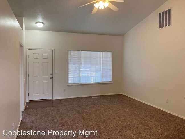 Building Photo - 4 br, 2 bath House - 641 E Heritage Park