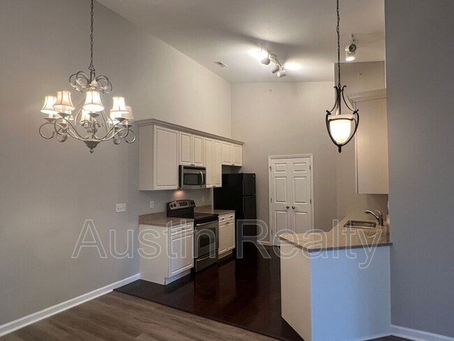 Building Photo - 6431 Brookfield Ct Dr