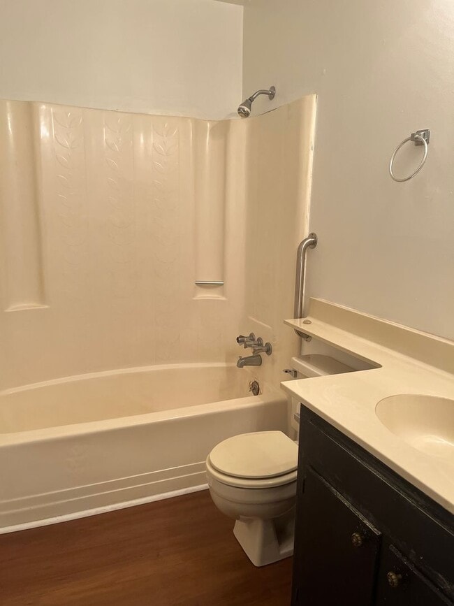 Building Photo - 2 Bedroom 2 Bath Duplex located in Dorchester 2 school district~