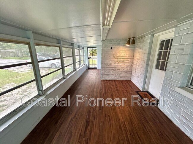 Building Photo - 5812 N 18th St