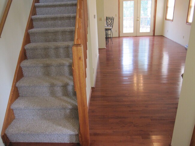 Foto del edificio - 8 Cindy Way