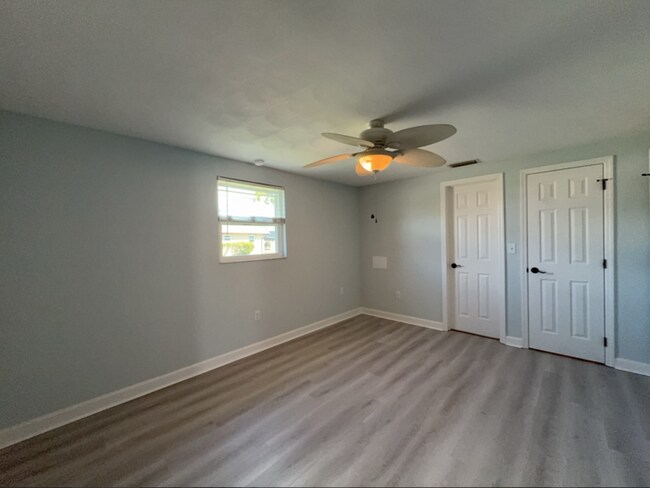 Foto del edificio - 4411 Rustic Dr