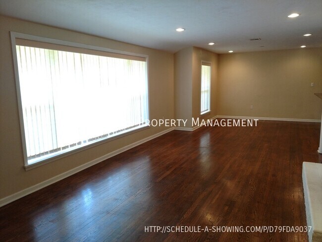 Building Photo - 4411 w 95th St - Newer updates throughout!