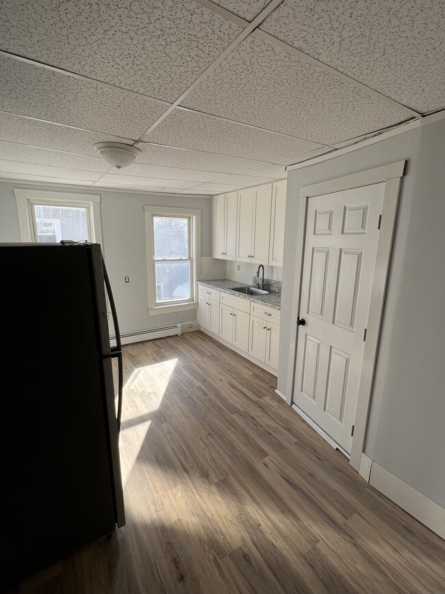 kitchen - 86 Hampshire St