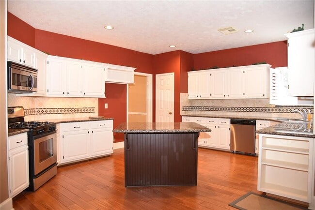 Foto del edificio - 12803 Birch Falls Rd