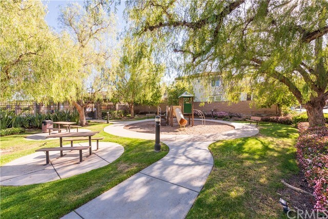 Building Photo - 2583 Sunflower St