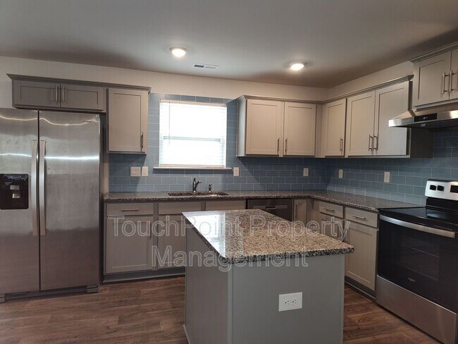 Building Photo - 2109 Allium Dr