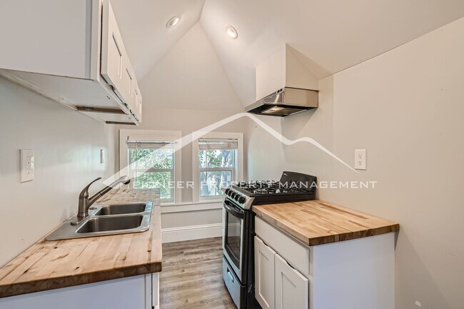 Foto del edificio - Charming Apartment near Cheesman Park With...