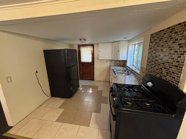 Foto del edificio - JC Single Family Home in Convenient Locale