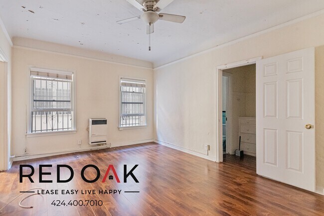 Foto del edificio - Spacious and Sunlit Walk Up Studio with a ...