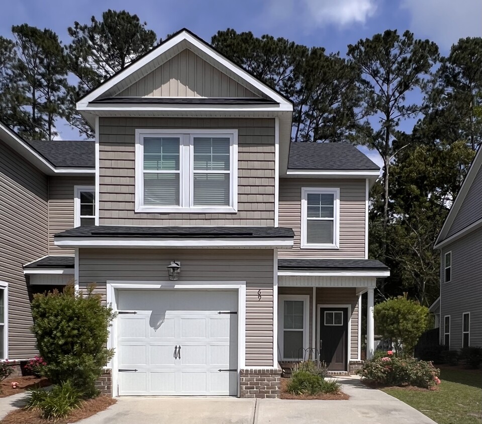 Foto principal - 69 Ainsdale Dr