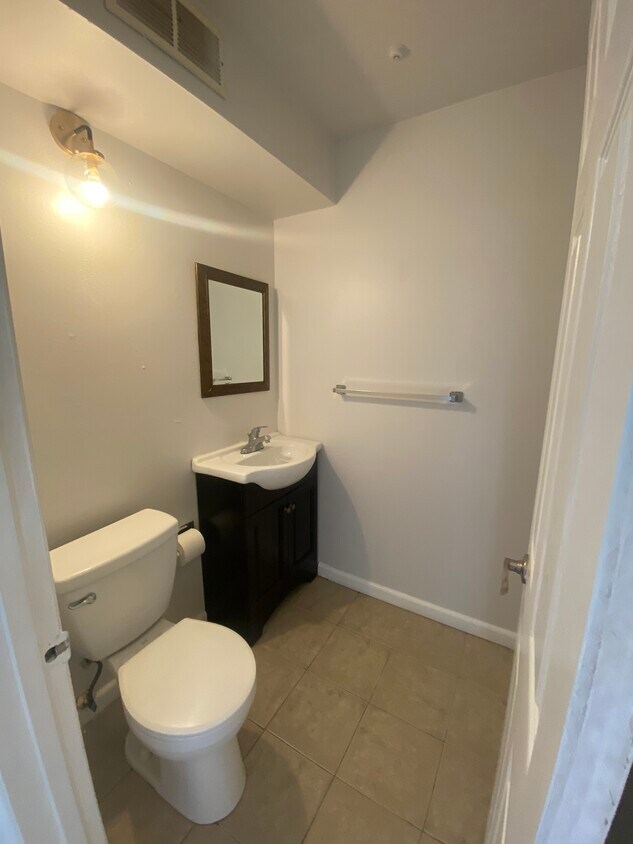 Primary Photo - Hendley Place Apartments