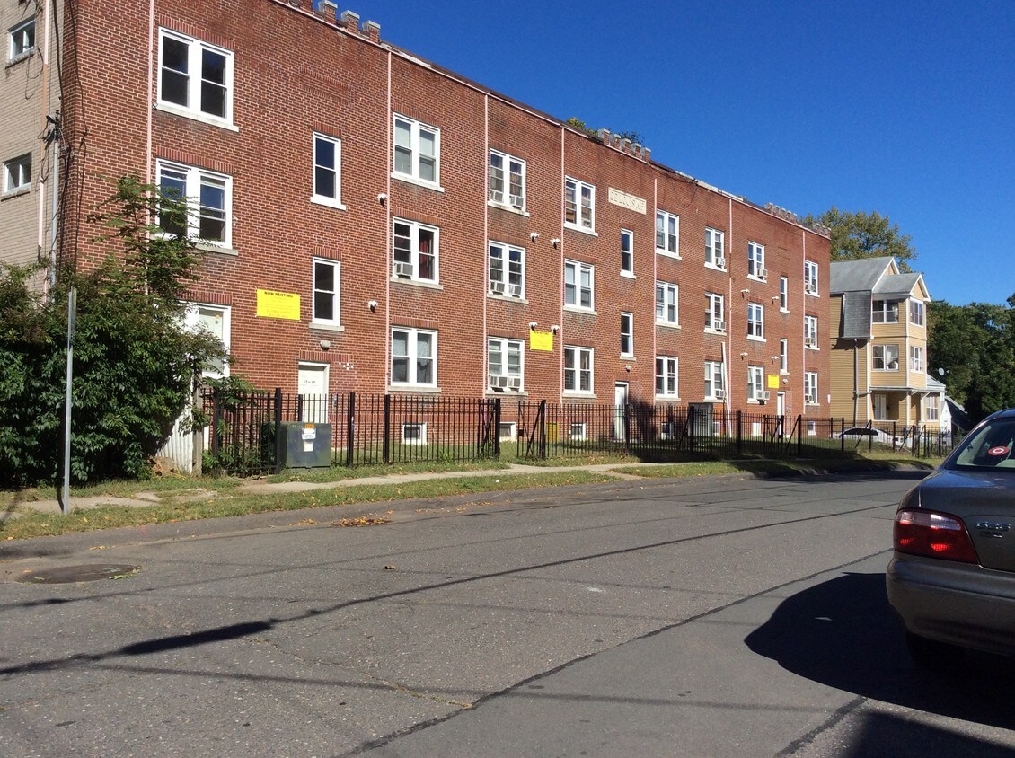 Primary Photo - 12-20 Rockville St