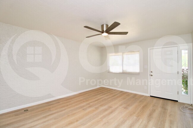 Foto del edificio - 2830 N Granite Reef Rd