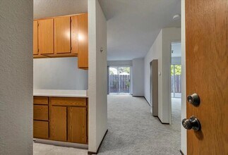 Building Photo - 106 Vista Prieta Ct