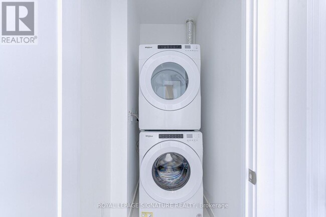 Building Photo - 25 Adra Grado Way