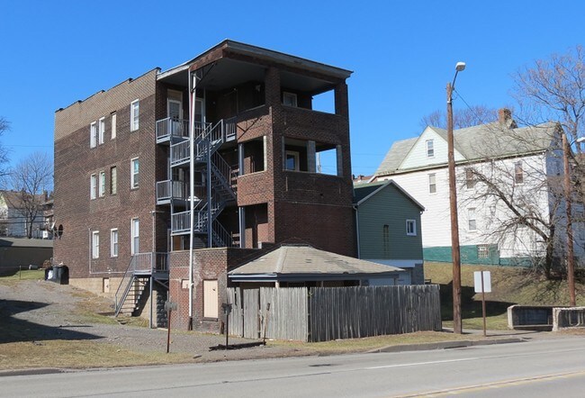 Building Photo - 548 Grandview Ave