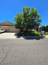 Building Photo - 2489 Lake Park Dr
