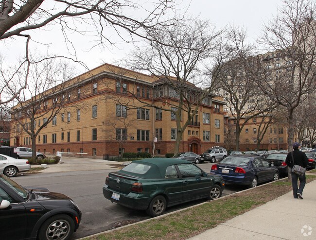 Foto del edificio - 2256-64 N. Lincoln Ave.