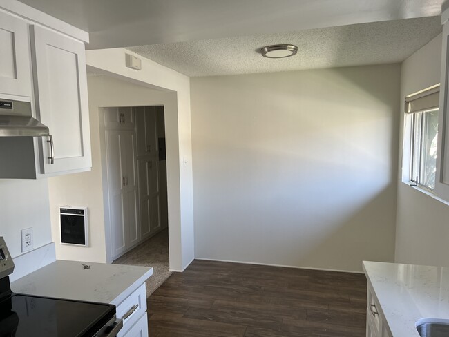 Building Photo - 1030 W 159th St