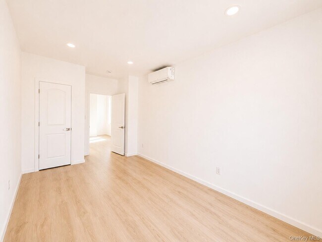 Foto del edificio - 69-46 64th St