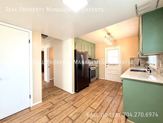 Foto del edificio - 4008 Irvington Dr