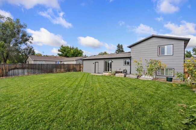 Building Photo - 569 S Edinburgh Dr