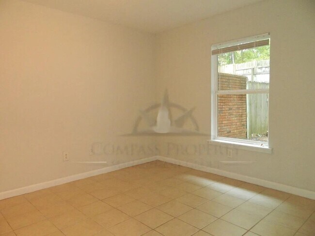 Foto del edificio - 541 Timber Ridge Ct