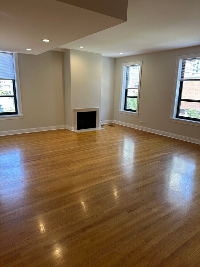 Foto del edificio - 536 N Clark St