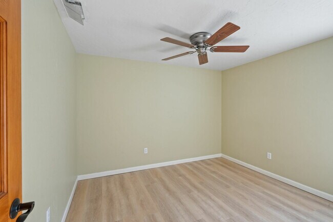 Building Photo - 824 Prince Ave