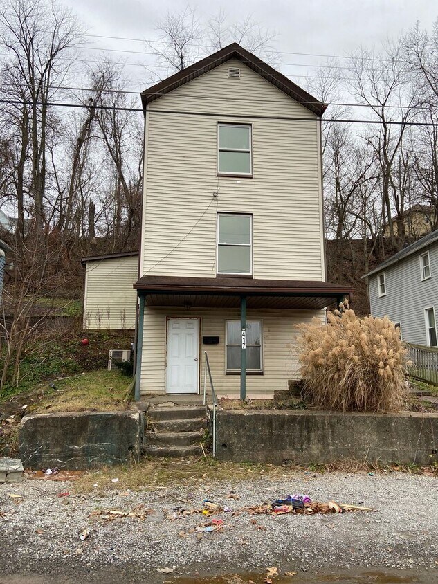 3 br, 1 bath House 417 Shadyside Street House Rental in New Castle