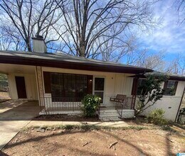 Building Photo - 2404 Debbie Dr