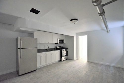 Primary Photo - 622 E 169th St