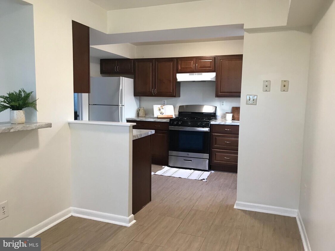 Foto principal - 4917 McCall St