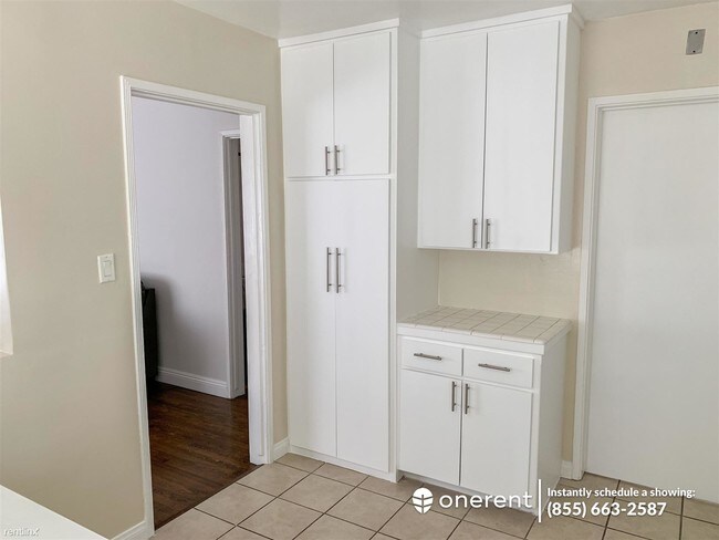 Foto del edificio - 14323 Burbank Blvd