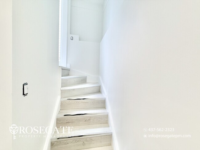 Building Photo - Modern 1-Bedroom Basement Apartment with P...