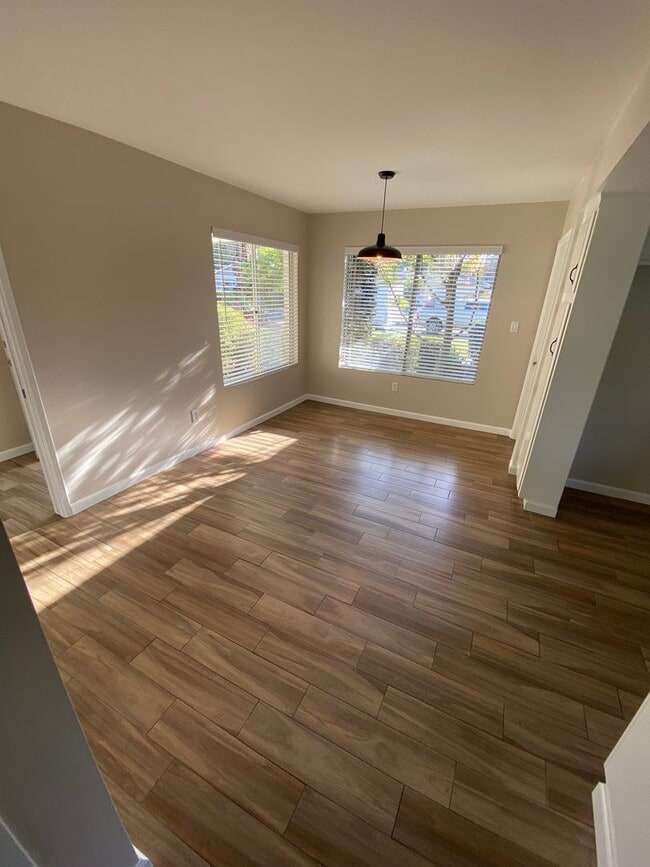 Building Photo - 401 Quail Run Ct