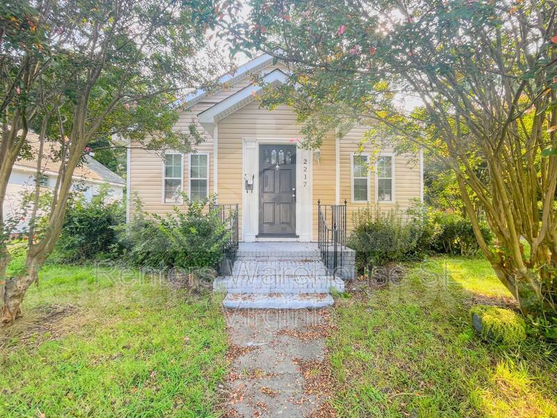Primary Photo - 2217 Parker Ave