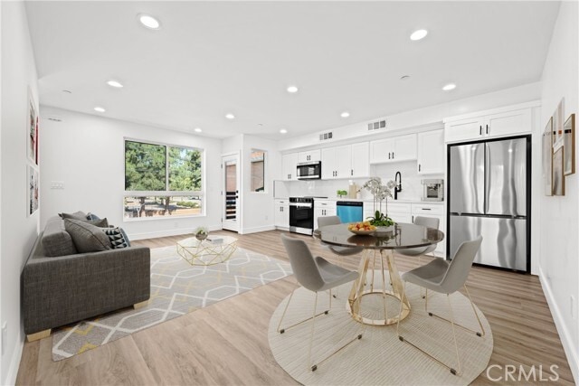 Building Photo - 6704 Kester Ave