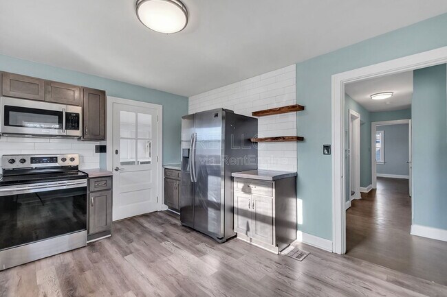 Foto del edificio - 4724 Cane Run Rd