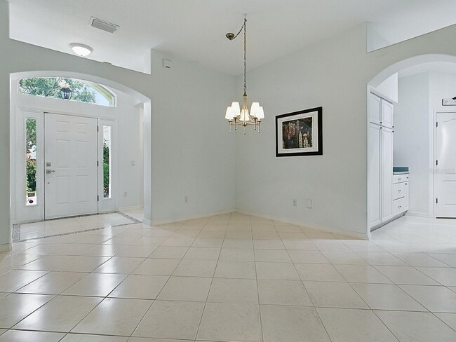 Building Photo - 17037 SE 76th Creekside Cir