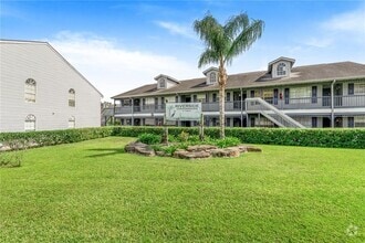 Building Photo - 313 Dirksen Dr